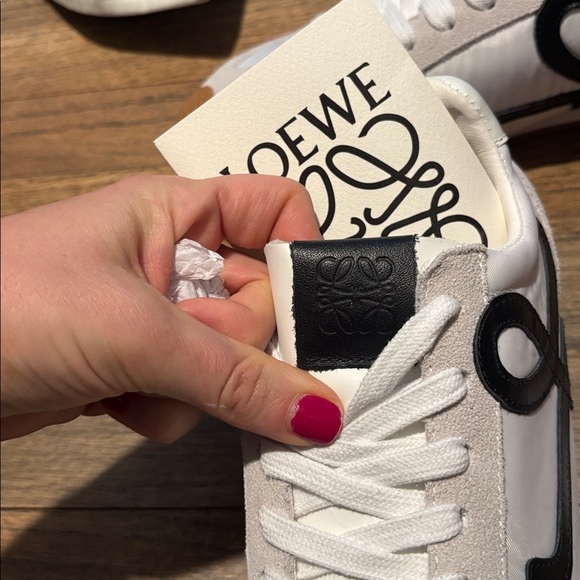 Loewe Cream and Black Logo Sneakers size 41 9.5 - Picture 3 of 5
